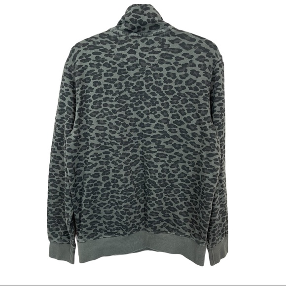 🥑5/$25 American Eagle leopard 1/4 zip spell-out pullover M - Picture 2 of 6